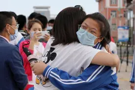 烈士子女高考录取加20分，李国庆表态反对，公平与人性关怀之争图片