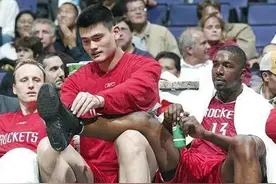 欢迎来到NBA，那些年被整蛊的新秀球员图片
