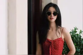爷爷是开国少将，泡法拉利总裁，差点成c罗老板娘，比韩雪还厉害图片