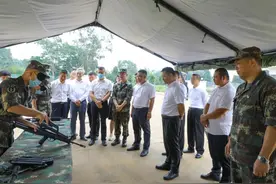 建水县领导走访慰问驻建部队官兵图片