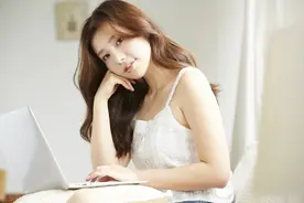 47岁的女人和34岁的男人再婚，女人说：我遇到了第二个春天图片