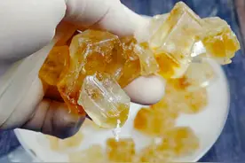 同样是冰糖，白冰糖和黄冰糖的区别很大，弄懂了再买不吃亏图片