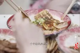 “搞不赢，不要再宣传了”《人生一串2》的幕后故事，跟武汉烧烤一样有味图片