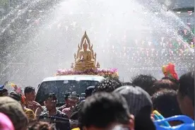 今年泰国宋干节仍然禁止泼水图片