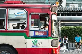 泰国调整公交车运营时间 响应宵禁政策变更图片