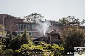 赣南乡村的袅袅炊烟，江西人非常熟悉的秋日景象，乡愁记忆很难忘图片