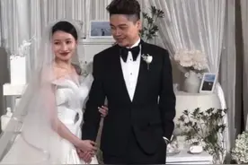 《王牌对王牌》主持人沈涛，是节目节奏把控者，妻子颜值不输明星图片