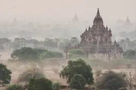 缅甸的小木屋里，她的周围杀机四伏图片