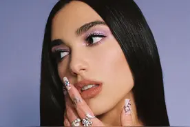 Dua Lipa啪姐进军时尚界，肉眼可见穿搭越来越辣啦图片