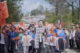 兴仁：彝族同胞载歌载舞庆国庆图片