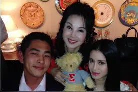 谢玲玲：和婆婆亲如母女，五个孩子个个成才，六百亿豪门新抱！图片