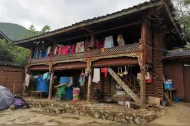 摩梭人的家文化——在摩梭村听讲解员说摩梭文化图片