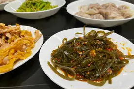 小岳岳又晒晚餐了，饺子如约而至，6万多人点赞，这饭菜很接地气图片