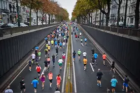 后浪如何奔涌？做着父辈20多年前的工作，薪水却只涨了3%图片