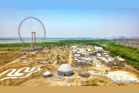 “全国第一高”摩天轮6月亮化 松鼠小镇9月开门迎客图片