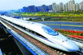 重庆这个高铁站：回市区得一个小时，到其他城市7分钟搞定图片