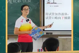 云浮优秀“园丁”风采录⑩丨卢玉潮：粉笔无言写春秋图片