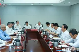 省委省政府与中国五矿集团、中国航油集团举行会谈，刘赐贵讲话图片