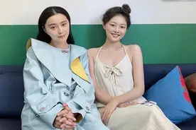 组图：范冰冰与网红晚晚同框 纯素颜皮肤白皙曝光真实颜值图片