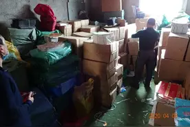 【打假】华安查获一批“土楼”牌假烟，长泰首现“中华”假烟图片