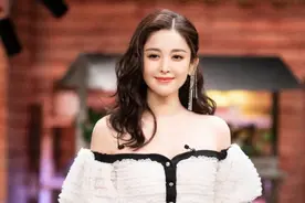古力娜扎综艺节目造型，一字肩蛋糕裙，仙气飘飘，又甜又美图片