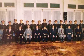 1988年恢复军衔制，有17人被授予上将，他们都是谁，担任什么职务图片