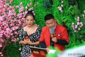 《喜上加喜》父亲在女儿相亲现场抱着扫帚跳华尔兹？图片