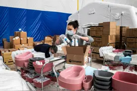 多国呼吁别放松警惕 民众居家庆祝复活节图片