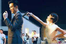 44岁马伊琍深夜晒照，因未穿袜子引网友关心，找个男朋友如何？图片