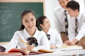 大一开学，要不要带电脑去学校？学姐含泪说出辛酸史，别吃亏了图片