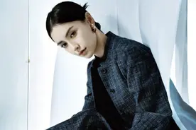 baby曝小海绵会给自己讲奇怪的故事，但半夜自己会被脚踹脸图片