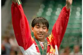 1995天津世乒赛，刘国梁击败如日中天的老瓦，一战成名图片