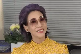 60岁TVB御用阔太选港姐意外入行，结婚22年曾陷感情危机图片