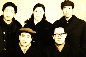贾平凹和前妻韩俊芳的艰难爱情：霎时云雨人抛却，断肠人在阑干角图片