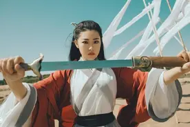 小说：一锅黑狗肉下肚,张二狗全身燥热起来,好似要燃烧来一般图片