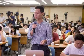 大学中“值得选”的干部职务，含金量较高，选对能让求职更顺利图片