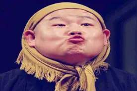 岳云鹏给5个姐姐买了豪宅，为何将弟弟留在农村？原因跟父母有关图片