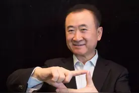博士不懂酒桌文化不会倒酒就该被踢掉吗？善待我们的人才吧图片