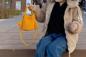 好看的钩针包，今冬时尚搭配的好伴侣图片