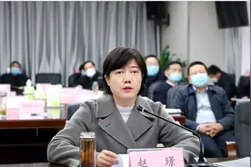 她任厅长，曾直播带货图片
