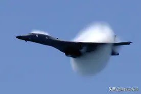 轰炸机不就是去扔个炸弹吗，为什么制造难度那么大？图片