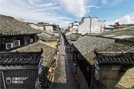 陕西秦岭自驾，半小时遇见一座古城、一个古镇，还有绝美沿江路图片