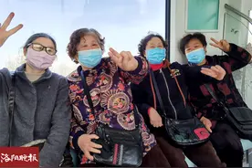 洛阳地铁试乘首日，2万余市民乘地铁感受“洛阳速度”图片