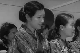 二战结束后，日本战败士兵回家后看到妻子，为何纷纷自尽？图片