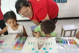 「迎百年·学党史」用画笔勾勒红色印记 用色彩点燃爱国情怀图片