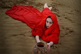 风姿旖旎，情音迤逦图片