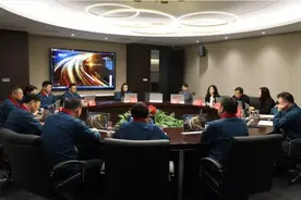 中宣部《钢铁脊梁》摄制项目组到天工国际前采向建党百年献礼图片