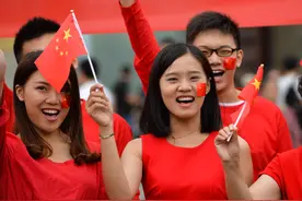 中国的底气到底来自哪里？美国网民热议：中国人为什么这么自信？图片