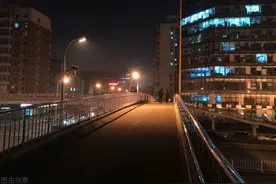 天黑了，突然便找不到回家的路了图片