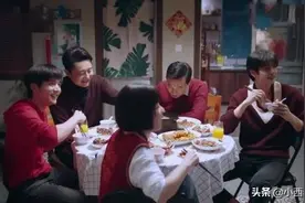 《以家人之名》：谭松韵宋威龙吻戏被上百人围观，心理素质太强图片